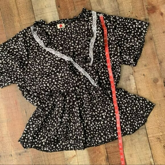 Blue leopard black and white animal print baby doll low neck short sleeve blouse - Picture 3 of 6